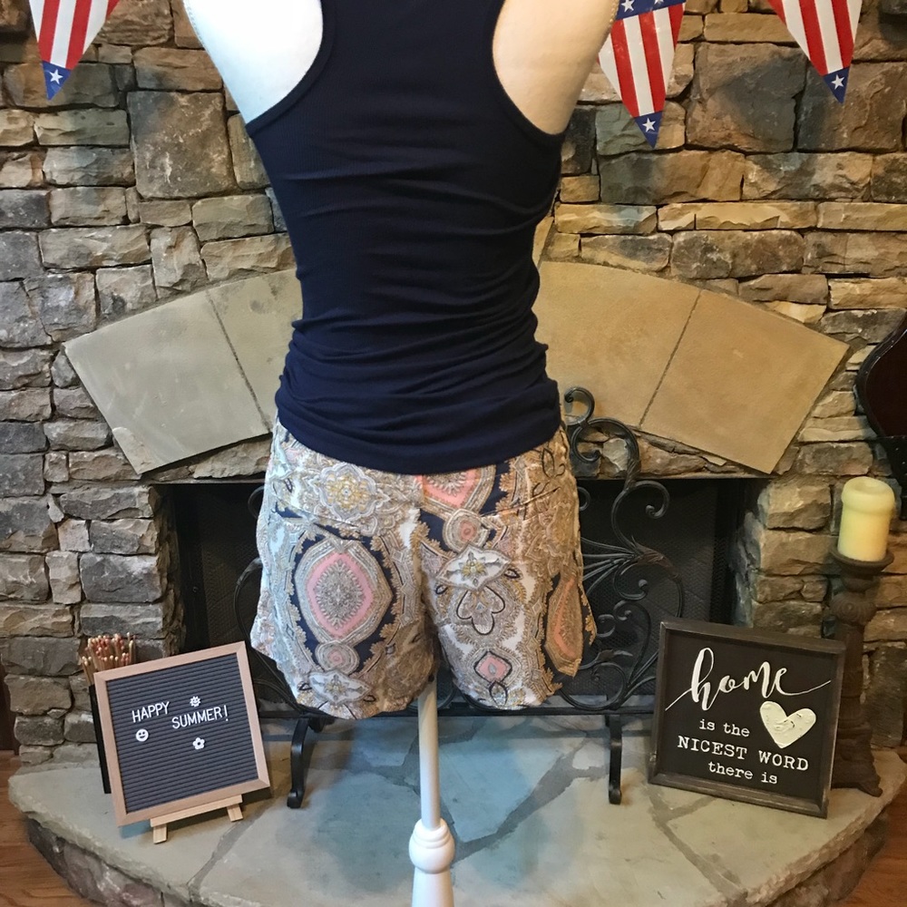 BCBGeneration Multicolored Paisley Print Shorts 6 - Picture 5 of 7